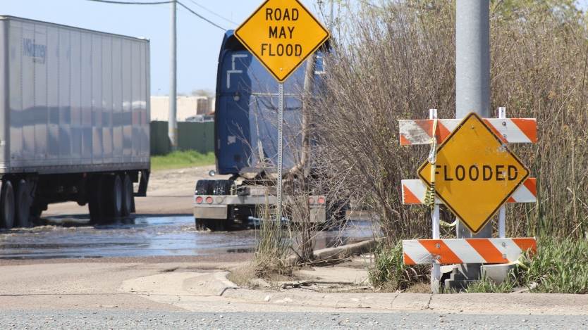 Flooding sign photo